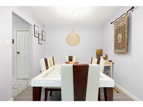 129 Rosslyn Street, Fort Mcmurray, AB - Indoor Photo Showing Dining Room