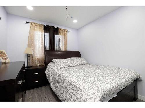 129 Rosslyn Street, Fort Mcmurray, AB - Indoor Photo Showing Bedroom