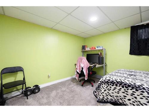 129 Rosslyn Street, Fort Mcmurray, AB - Indoor Photo Showing Bedroom