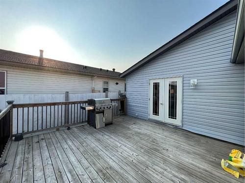 533 Mckinlay Crescent, Fort Mcmurray, AB - Outdoor With Deck Patio Veranda With Exterior