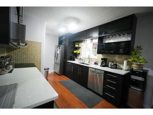 146 Sitka Drive, Fort Mcmurray, AB - Indoor Photo Showing Kitchen With Double Sink