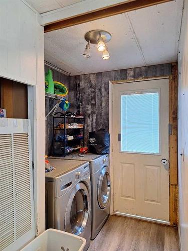 255-13221 Twp Rd 680 (Golden Sands), Rural Lac La Biche County, AB - Indoor Photo Showing Laundry Room