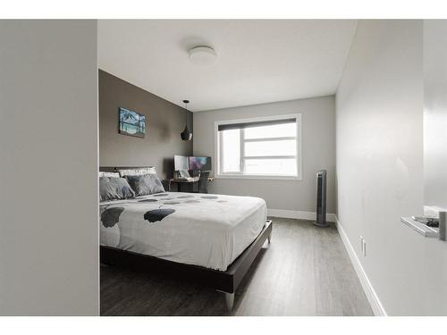 218 Prospect Drive, Fort Mcmurray, AB - Indoor Photo Showing Bedroom