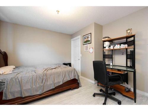 222 Carteret Drive, Fort Mcmurray, AB - Indoor Photo Showing Bedroom