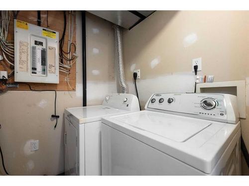 222 Carteret Drive, Fort Mcmurray, AB - Indoor Photo Showing Laundry Room