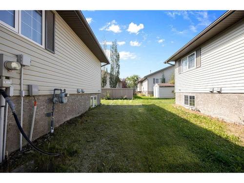 222 Carteret Drive, Fort Mcmurray, AB - Outdoor With Exterior