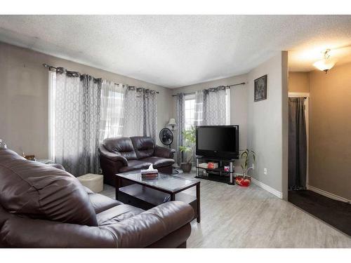 222 Carteret Drive, Fort Mcmurray, AB - Indoor Photo Showing Living Room