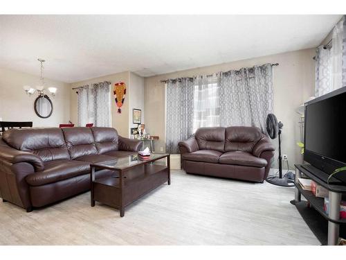 222 Carteret Drive, Fort Mcmurray, AB - Indoor Photo Showing Living Room