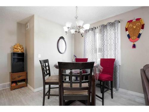 222 Carteret Drive, Fort Mcmurray, AB - Indoor Photo Showing Dining Room