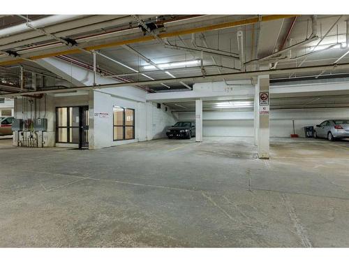 2514-135B Sandpiper Road, Fort Mcmurray, AB - Indoor Photo Showing Garage