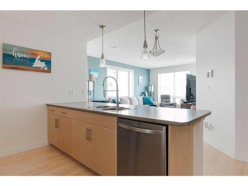 2514-135B Sandpiper Road, Fort Mcmurray, AB - Indoor Photo Showing Kitchen With Double Sink