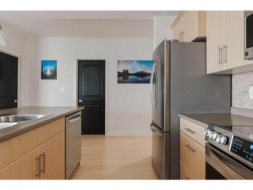 2514-135B Sandpiper Road, Fort Mcmurray, AB - Indoor Photo Showing Kitchen