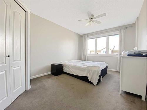 4-100 Albion Drive, Fort Mcmurray, AB - Indoor Photo Showing Bedroom