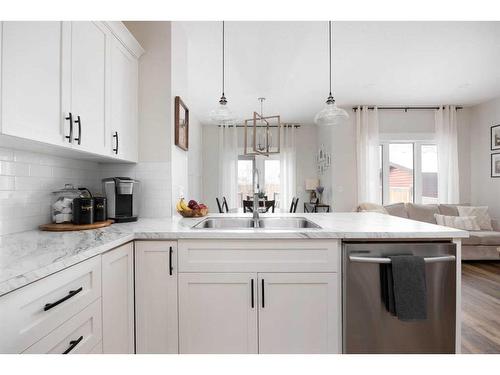 105 Arncliff Court, Fort Mcmurray, AB - Indoor Photo Showing Kitchen With Double Sink With Upgraded Kitchen