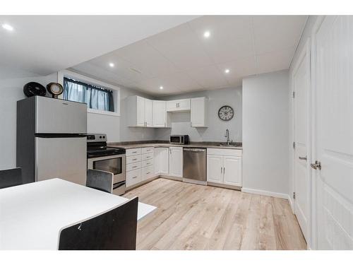 182 Grouse Way, Fort Mcmurray, AB - Indoor Photo Showing Kitchen With Stainless Steel Kitchen