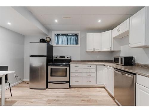 182 Grouse Way, Fort Mcmurray, AB - Indoor Photo Showing Kitchen With Stainless Steel Kitchen