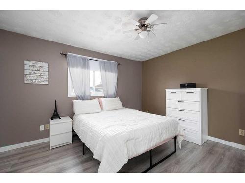 149 Kennedy Crescent, Fort Mcmurray, AB - Indoor Photo Showing Bedroom