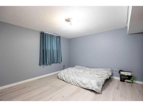 149 Kennedy Crescent, Fort Mcmurray, AB - Indoor Photo Showing Bedroom