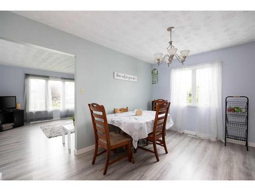 149 Kennedy Crescent, Fort Mcmurray, AB - Indoor Photo Showing Dining Room