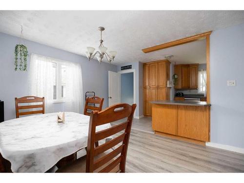 149 Kennedy Crescent, Fort Mcmurray, AB - Indoor Photo Showing Dining Room