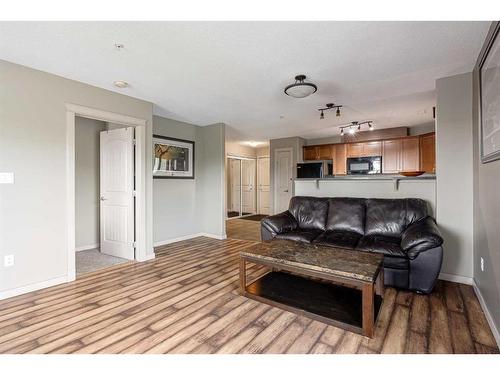 705-8535 Clearwater Drive, Fort Mcmurray, AB - Indoor Photo Showing Living Room