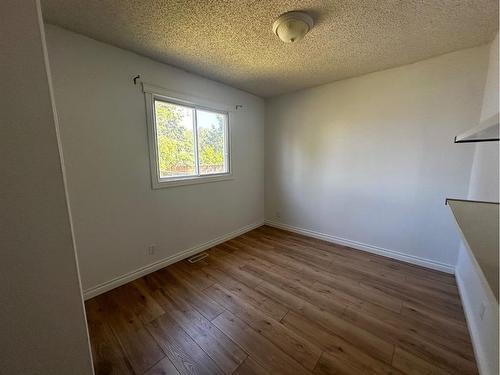 287 Cochrane Crescent, Fort Mcmurray, AB - Indoor Photo Showing Other Room