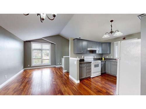 277 Smallwood Street, Fort Mcmurray, AB - Indoor Photo Showing Kitchen