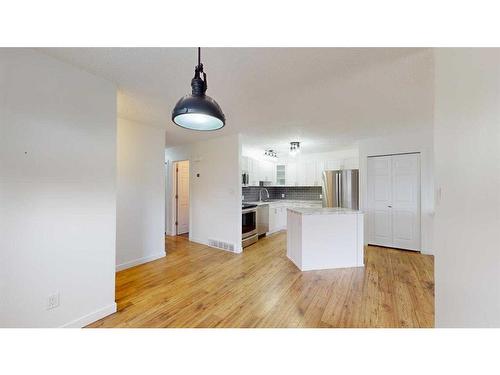 144 Cruickshank Road, Fort Mcmurray, AB - Indoor Photo Showing Kitchen