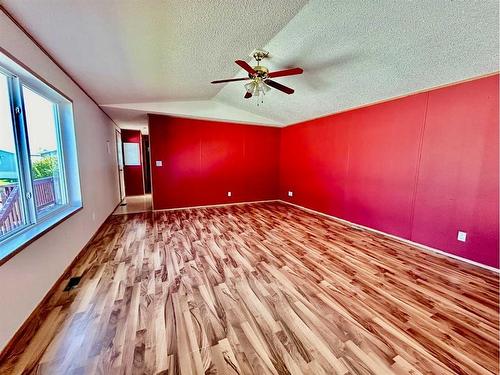 472 Harpe Way, Fort Mcmurray, AB - Indoor Photo Showing Other Room