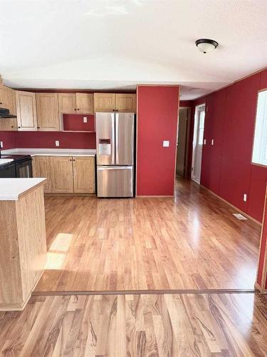 472 Harpe Way, Fort Mcmurray, AB - Indoor Photo Showing Kitchen