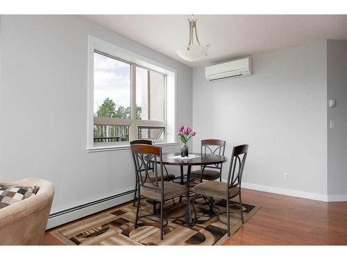 2405-204 Sparrow Hawk Drive, Fort Mcmurray, AB - Indoor Photo Showing Dining Room