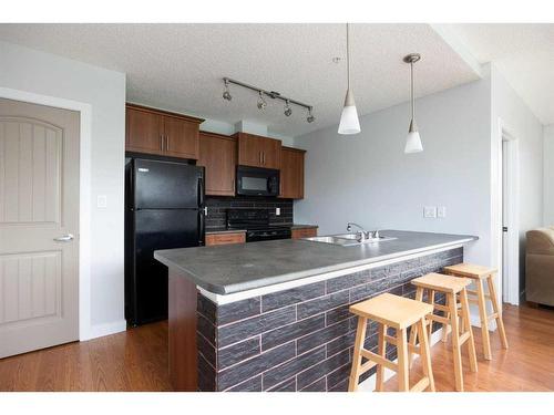 2405-204 Sparrow Hawk Drive, Fort Mcmurray, AB - Indoor Photo Showing Kitchen