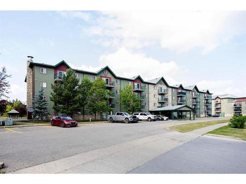 2408-200 Lougheed Drive, Fort Mcmurray, AB - Outdoor With Facade