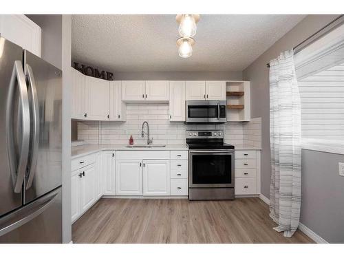 119-400 Silin Forest Road, Fort Mcmurray, AB - Indoor Photo Showing Kitchen With Stainless Steel Kitchen