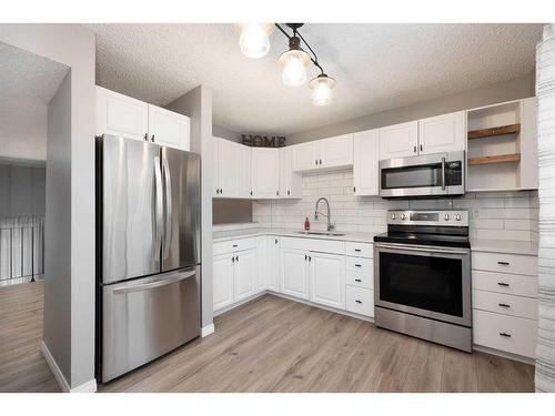 119-400 Silin Forest Road, Fort Mcmurray, AB - Indoor Photo Showing Kitchen With Stainless Steel Kitchen