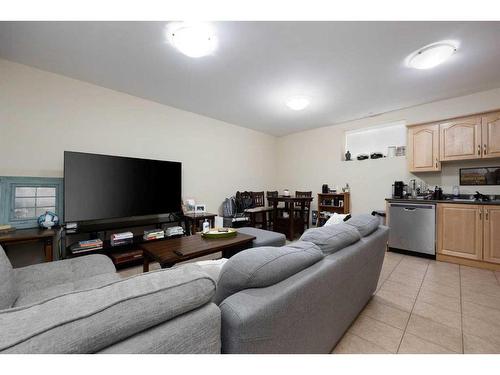 177 Lynx Crescent, Fort Mcmurray, AB - Indoor Photo Showing Living Room