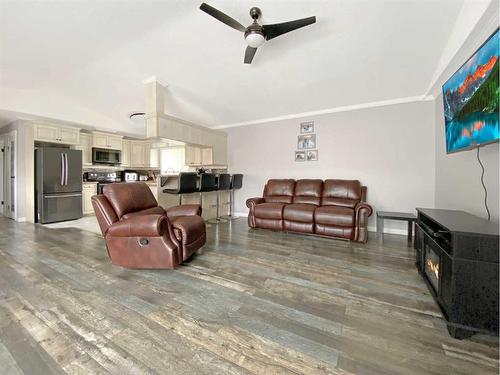 157 Gregoire Crescent, Fort Mcmurray, AB - Indoor Photo Showing Living Room