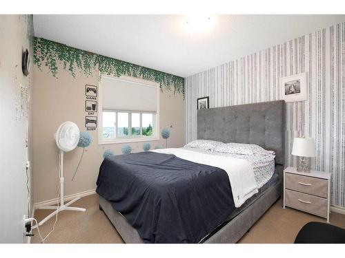 121 Sandstone Lane, Fort Mcmurray, AB - Indoor Photo Showing Bedroom