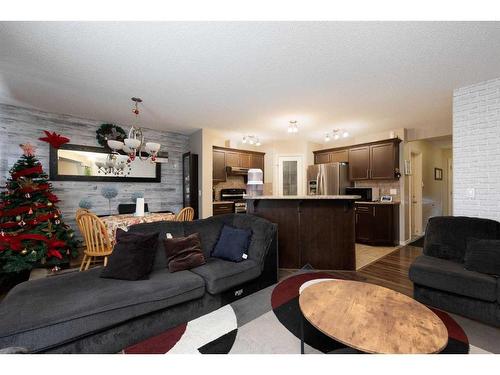 121 Sandstone Lane, Fort Mcmurray, AB - Indoor Photo Showing Living Room