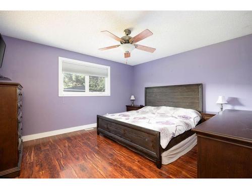 271 Berens Place, Fort Mcmurray, AB - Indoor Photo Showing Bedroom