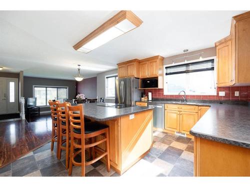 271 Berens Place, Fort Mcmurray, AB - Indoor Photo Showing Kitchen