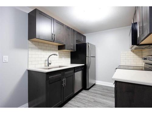 224 Siltstone Place, Fort Mcmurray, AB - Indoor Photo Showing Kitchen With Double Sink