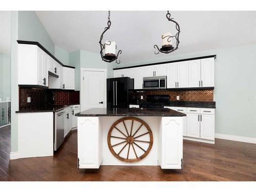 329 Mustang Road, Fort Mcmurray, AB - Indoor Photo Showing Kitchen