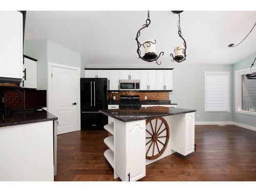 329 Mustang Road, Fort Mcmurray, AB - Indoor Photo Showing Kitchen