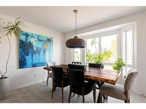 30-98 Wilson Drive, Fort Mcmurray, AB - Indoor Photo Showing Dining Room