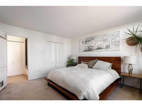 30-98 Wilson Drive, Fort Mcmurray, AB - Indoor Photo Showing Bedroom