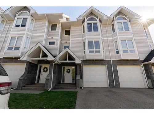 30-98 Wilson Drive, Fort Mcmurray, AB - Outdoor With Facade