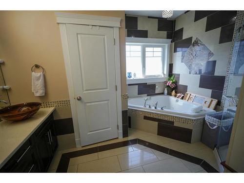 463 Killdeer Way, Fort Mcmurray, AB - Indoor Photo Showing Bathroom