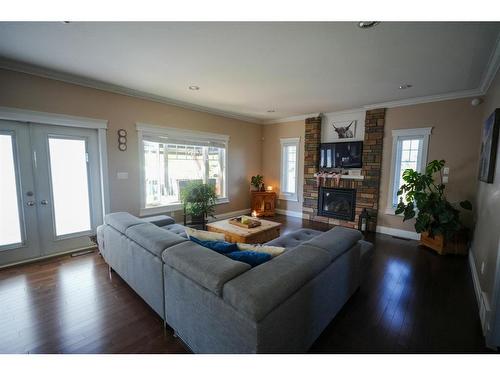 463 Killdeer Way, Fort Mcmurray, AB - Indoor Photo Showing Living Room With Fireplace