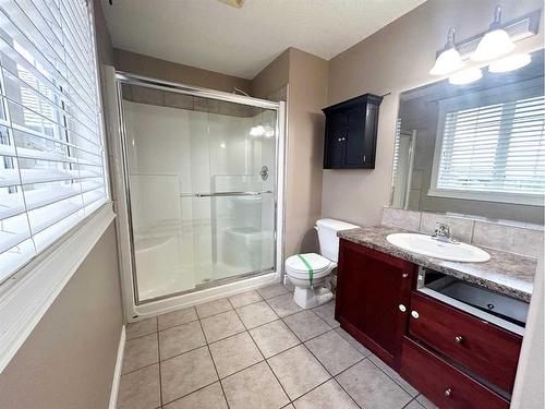 129 O'Coffey Crescent, Fort Mcmurray, AB - Indoor Photo Showing Bathroom